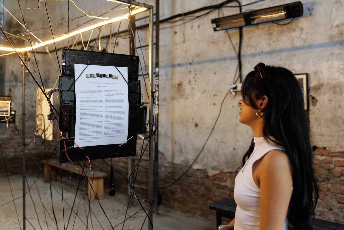 Wirescapes: Connected With the Urban Fabric (Reprise) exhibition view 8
