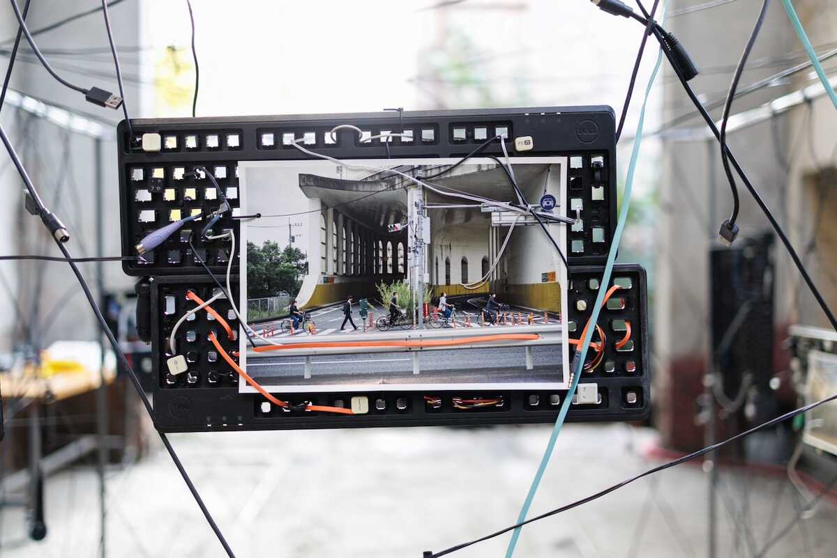 Wirescapes: Connected With the Urban Fabric (Reprise) exhibition view 3