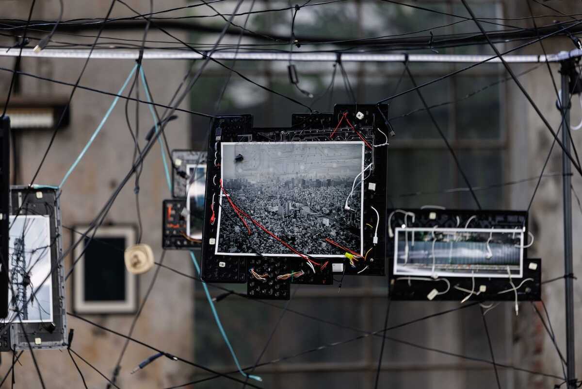 Wirescapes: Connected With the Urban Fabric (Reprise) exhibition view 6